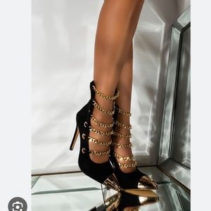 AZALEA WANG BETTER OFF ALONE STILETTO BOOTIE IN BLACK